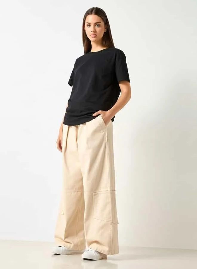 كابا تيشيرت كابا بياقة دائرية وأكمام قصيرة